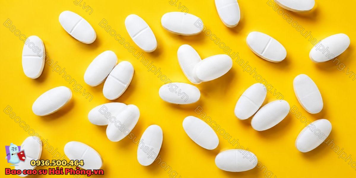 Quan hệ dùng bao cao su có lây HIV không?